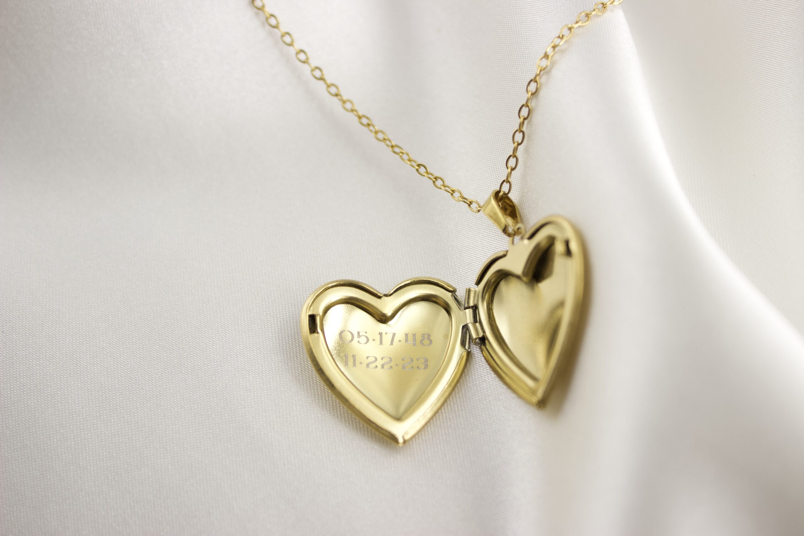 Heart Locket Photo Necklace - Image 8